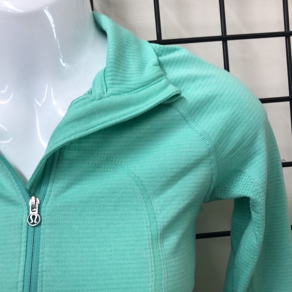 Lululemon long sleeves top - Picture 3 of 4